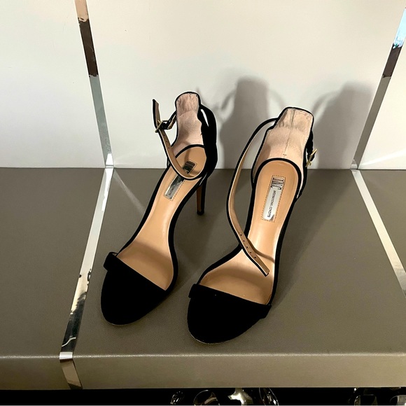 Block Heels - Picture 3 of 9